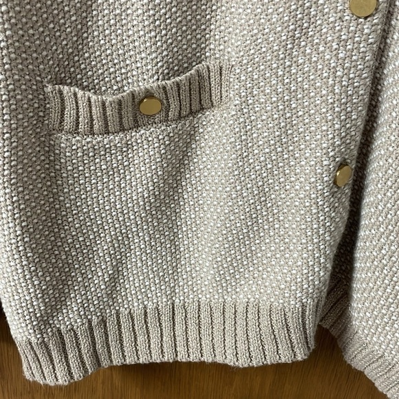 Banana Republic size medium white, tan, gold cardigan sweater - Picture 5 of 10